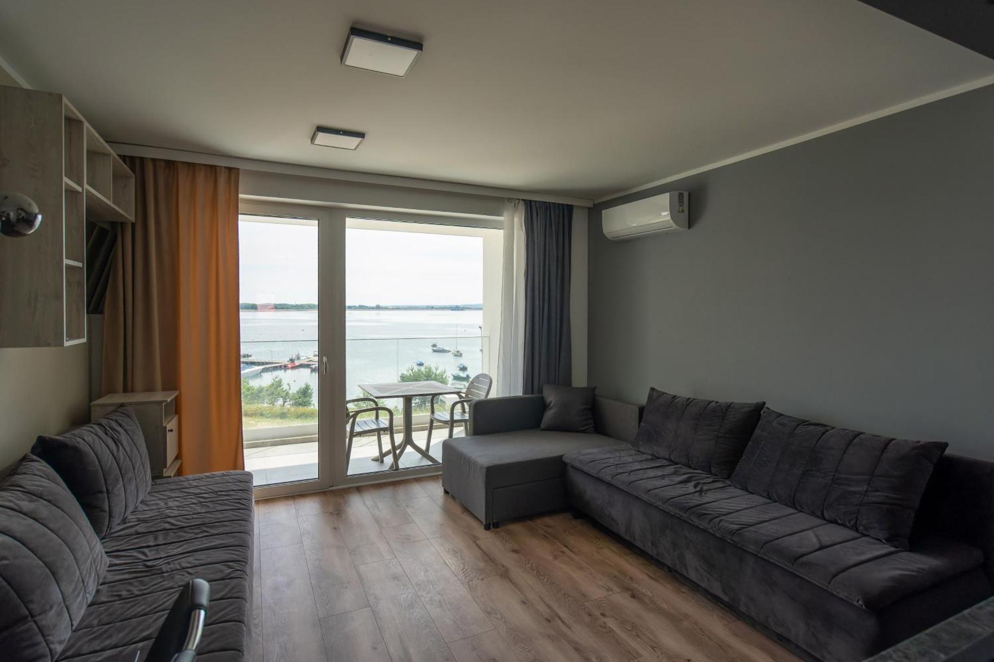 ניסה Ow Mewa Domki Apartamenty Nad Jeziorem מראה חיצוני תמונה